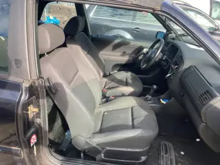 Foto 16 van Volkswagen Golf Cabriolet 1.8 Trendline Bj 1998 lees omschrijving
