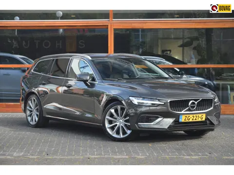 Volvo V60 T5 Momentum| Trekhaak| Camera | BLIS | Adaptive Cruise | Stoelverwarming | Perfect onderho