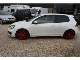 Foto 15 van Volkswagen Golf 2.0 GTI ADIDAS EDITION GETUNED JD ENGENEERING
