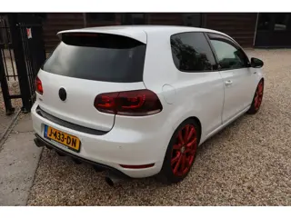 Foto 12 van Volkswagen Golf 2.0 GTI ADIDAS EDITION GETUNED JD ENGENEERING