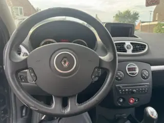 Foto 15 van Renault Clio 1.2 TCe Dynam Keyl Clima BT Navi Cruise