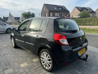 Foto 18 van Renault Clio 1.2 TCe Dynam Keyl Clima BT Navi Cruise