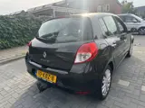 Foto 29 van Renault Clio 1.2 TCe Dynam Keyl Clima BT Navi Cruise