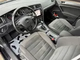 Foto 25 van Volkswagen Golf Variant 1.0 TSI Navi Massage Camera Trekhaak