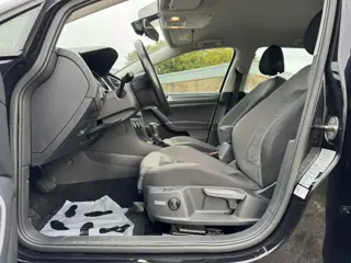 Foto 16 van Volkswagen Golf Variant 1.0 TSI Navi Massage Camera Trekhaak