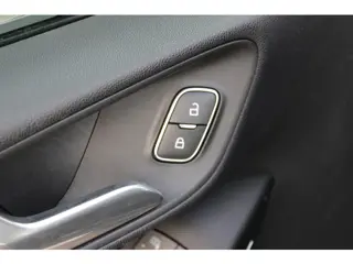 Foto 16 van Ford Fiesta 1.0 EcoBoost Hybrid Titanium (bj 2022)