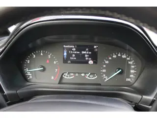 Foto 13 van Ford Fiesta 1.0 EcoBoost Hybrid Titanium (bj 2022)