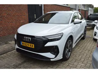 Audi Q4 e-tron 40 Launch ed.S Comp. 77 kWh / NL-Auto / S-Line / Warmtepomp / Panorama dak