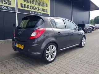 Foto 18 van Opel Corsa 1.4 Turbo Cosmo OPC-Performance (bj 2013)