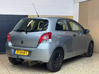 Foto 15 van Toyota Yaris 1.3 VVTi Comfort/ DEALER ONDERHOUD/2DE EIGNAAR/