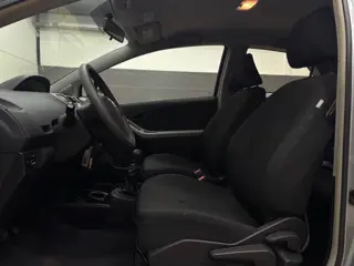 Foto 18 van Toyota Yaris 1.3 VVTi Comfort/ DEALER ONDERHOUD/2DE EIGNAAR/