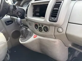 Foto 17 van Opel Vivaro 1.9 DTI L1H1 DC airco en nieuwe apk