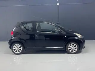 Foto 19 van Toyota Aygo 1.0 | NAP | Airco | Elektrische ramen | Centrale deurvergrendeling | Onderhoudshistorie