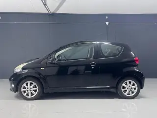 Foto 18 van Toyota Aygo 1.0 | NAP | Airco | Elektrische ramen | Centrale deurvergrendeling | Onderhoudshistorie