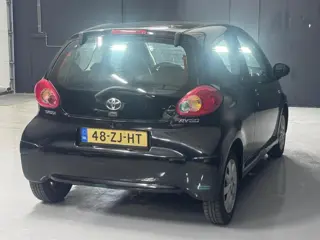 Foto 16 van Toyota Aygo 1.0 | NAP | Airco | Elektrische ramen | Centrale deurvergrendeling | Onderhoudshistorie