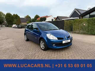 Foto 11 van Renault Clio 1.2-16V Collection AIRCO CRUISE ISOFIX NIEUWE APK!