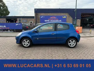 Foto 18 van Renault Clio 1.2-16V Collection AIRCO CRUISE ISOFIX NIEUWE APK!