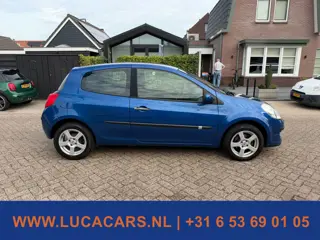 Foto 16 van Renault Clio 1.2-16V Collection AIRCO CRUISE ISOFIX NIEUWE APK!