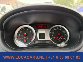Foto 17 van Renault Clio 1.2-16V Collection AIRCO CRUISE ISOFIX NIEUWE APK!