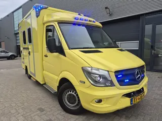 Mercedes-Benz Sprinter 319 ambulance complete uitrusting MARGE zeer mooi kleun rijbewijs