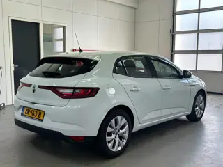 Foto 14 van Renault Mégane 1.3 TCe Limited 5deurs | Airco | Elek. Pakket | 93.000KM | LM velgen | Inruil mogelij
