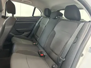 Foto 10 van Renault Mégane 1.3 TCe Limited 5deurs | Airco | Elek. Pakket | 93.000KM | LM velgen | Inruil mogelij