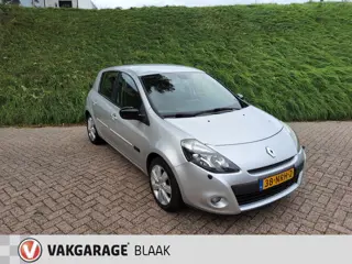 Foto 14 van Renault Clio 1.6 20th Anniversary AUTOMAAT