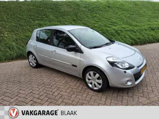 Foto 15 van Renault Clio 1.6 20th Anniversary AUTOMAAT