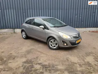 Opel Corsa 1.2-16V Cosmo
