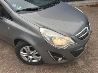 Foto 12 van Opel Corsa 1.2-16V Cosmo