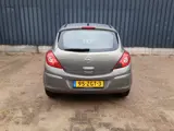 Foto 27 van Opel Corsa 1.2-16V Cosmo