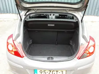 Foto 18 van Opel Corsa 1.2-16V Cosmo