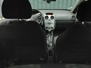 Foto 19 van Opel Corsa 1.2-16V Cosmo