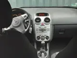 Foto 30 van Opel Corsa 1.2-16V Cosmo