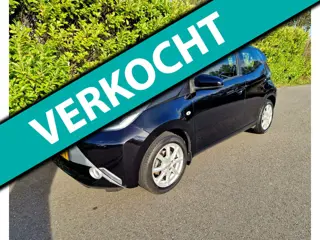 Toyota Aygo 1.0 VVT-i x-play Nw Koppeling Airco CarPlay