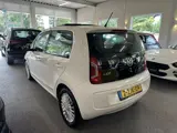 Foto 18 van Volkswagen Up! 1.0 75PK High up! BlueMotion Panorama|Fender|Airco|Cruise|Parkeersensor