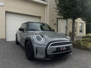 MINI 3-deurs 1.5 Cooper Facelift Panoramadak Carplay SportLeder Keyless Navi Led Camera Pdc