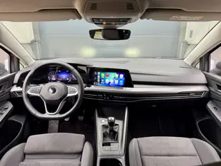 Foto 13 van Volkswagen Golf 1.5 TSI *R-Velgen* Delfingrau / Adapt. Cruise / IQ light / Apple Carplay / Stoelverw