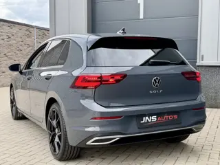 Foto 17 van Volkswagen Golf 1.5 TSI *R-Velgen* Delfingrau / Adapt. Cruise / IQ light / Apple Carplay / Stoelverw