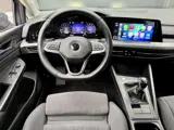 Foto 29 van Volkswagen Golf 1.5 TSI *R-Velgen* Delfingrau / Adapt. Cruise / IQ light / Apple Carplay / Stoelverw