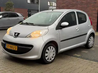 Peugeot 107 1.0 Benzine 5 Deurs 2 Sleutels Elektr. Ramen