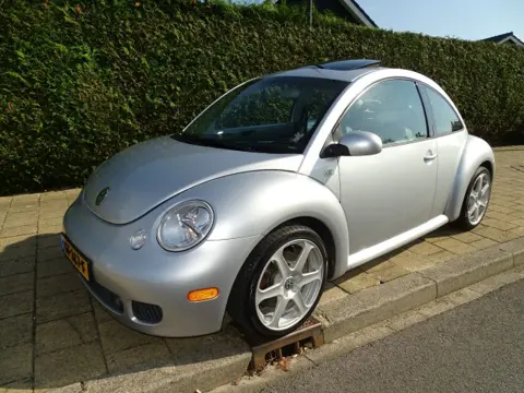 VOLKSWAGEN NEW BEETLE 2.3 V5 HIGHLINE Panodak Â 170 PK - Youngtimer - Uniek 1/500
