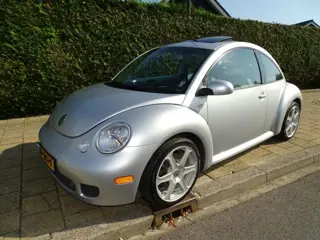 VOLKSWAGEN NEW BEETLE 2.3 V5 HIGHLINE Panodak Â 170 PK - Youngtimer - Uniek 1/500