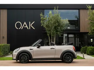 MINI Cabrio 1.5 Cooper Classic Aut. | Navigatie | Leder | PDC | Black Pack | 16"LM | Rooftop Grey
