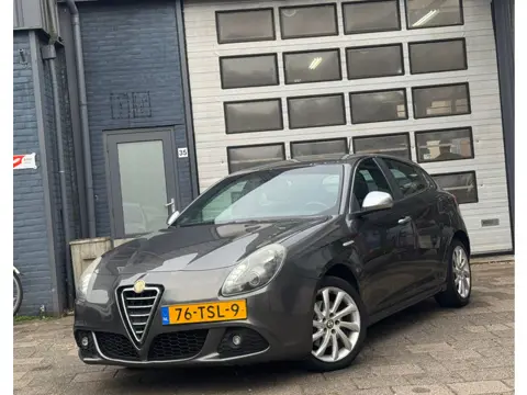 Alfa Romeo Giulietta 1.4 T Distinctive | Clima | Cruise | Navi