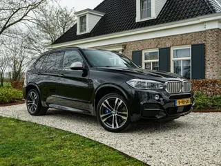 BMW X5 M50D 381pk I Grijs kenteken l Marge l HUD l Pano l H&K l Camera l LED l Keyless