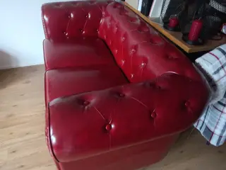 Foto 6 van Tweezits bank Chesterfield rood Nieuw!