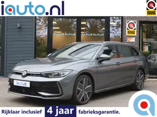 Volkswagen Passat Variant 1.5 eHybrid R-Line Business IQ.Light/Keyless/Camera/Navi/ACC/DCC/19"/Trekh
