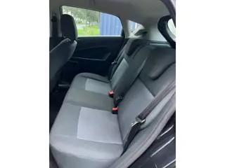 Foto 20 van Ford Fiesta 1.25 Limited Vol Jaar Apk