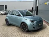 Foto 22 van Fiat 500 e 3+1 La Prima 42 kWh *extra deur *camera *carplay